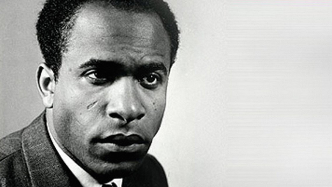 1 jour, 1 texte #46 : Frantz Fanon, « Un antisémite est forcément  négrophobe », Peau noire, masques blancs, Paris, 1952 - Licra -  Antiraciste depuis 1927