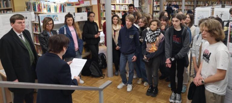 Licra CHÂLONS-EN-CHAMPAGNE : Exposition des dessins d'élèves du lycée ...
